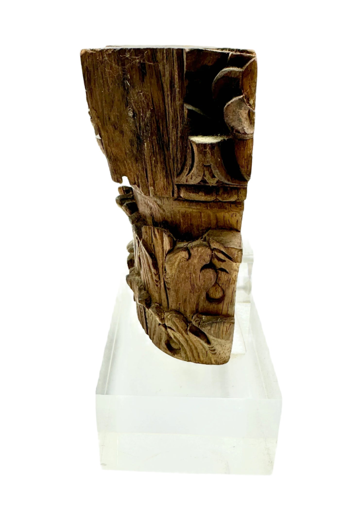 18th-Century European Hand-Carved Wooden Corinthian Capital Fragment – Architectural Salvage